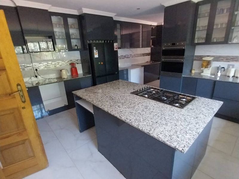 Magnificent Off-Grid Luxury Living In Sunward Park - Photo 6