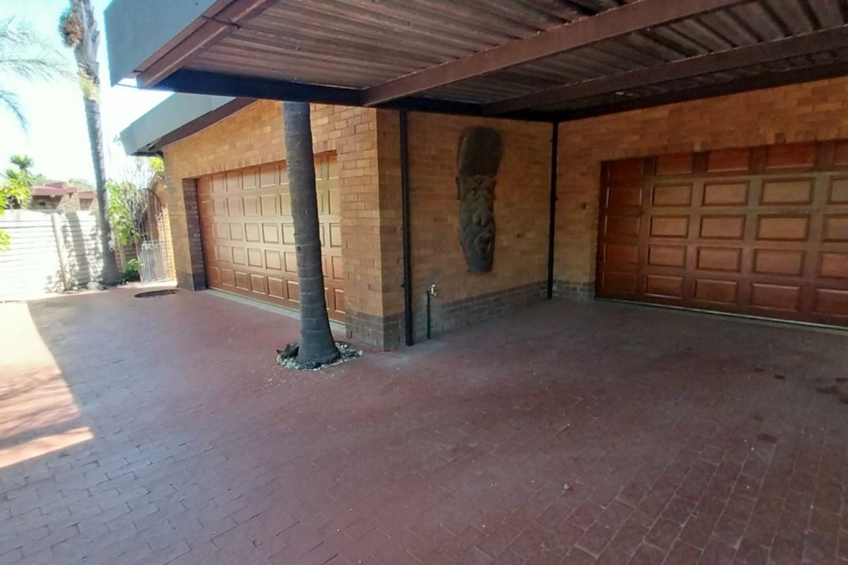 Magnificent Off-Grid Luxury Living In Sunward Park - Photo 3