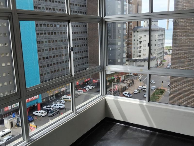 3.5 Bedrooms, 1.5 Bathrooms Apartment To Let In North Beach, Durban - Photo 5