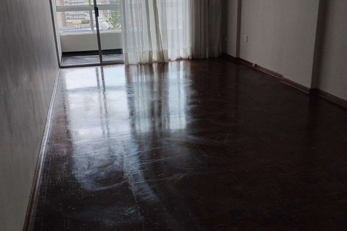 3.5 Bedrooms, 1.5 Bathrooms Apartment To Let In North Beach, Durban - Photo 4