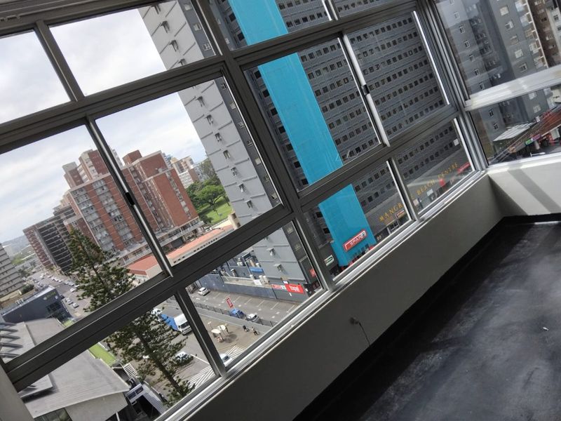 3.5 Bedrooms, 1.5 Bathrooms Apartment To Let In North Beach, Durban - Photo 6