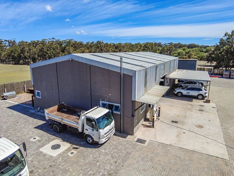 Prime Farm with Warehouse, ideal for Transport & Logistics Hub in Driefonteinen - Photo 7