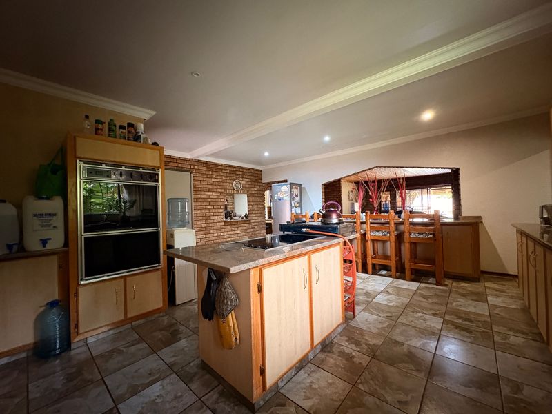 Space, comfort and incredible entertaining — all in one home! - Photo 9