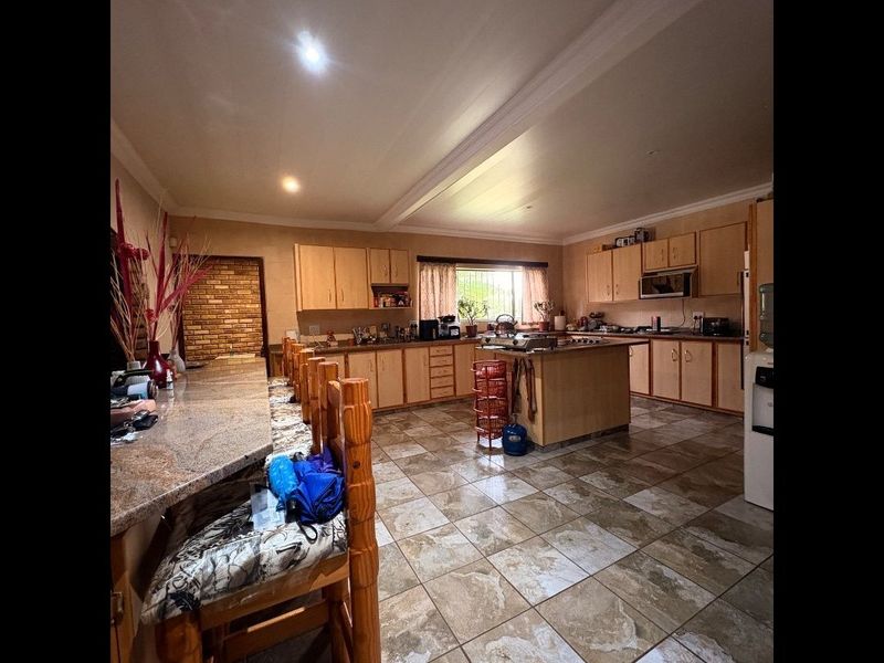 Space, comfort and incredible entertaining — all in one home! - Photo 6