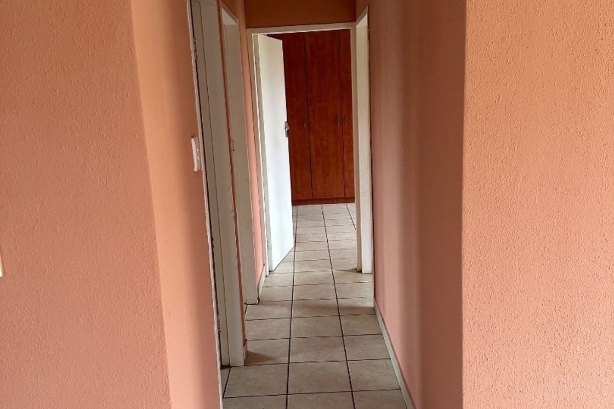 Lovely 3 Bedroom House to Rent in Leopard Rest Estate.  - Photo 4