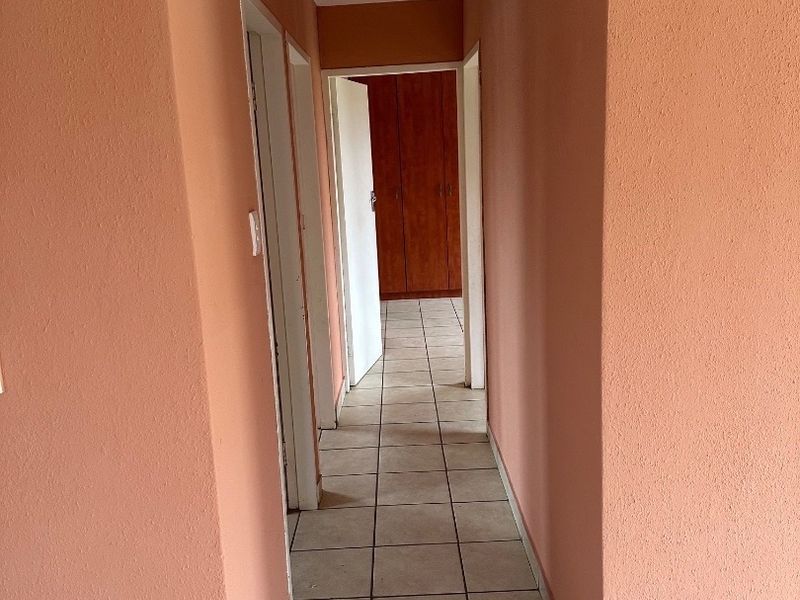 Lovely 3 Bedroom House to Rent in Leopard Rest Estate.  - Photo 4