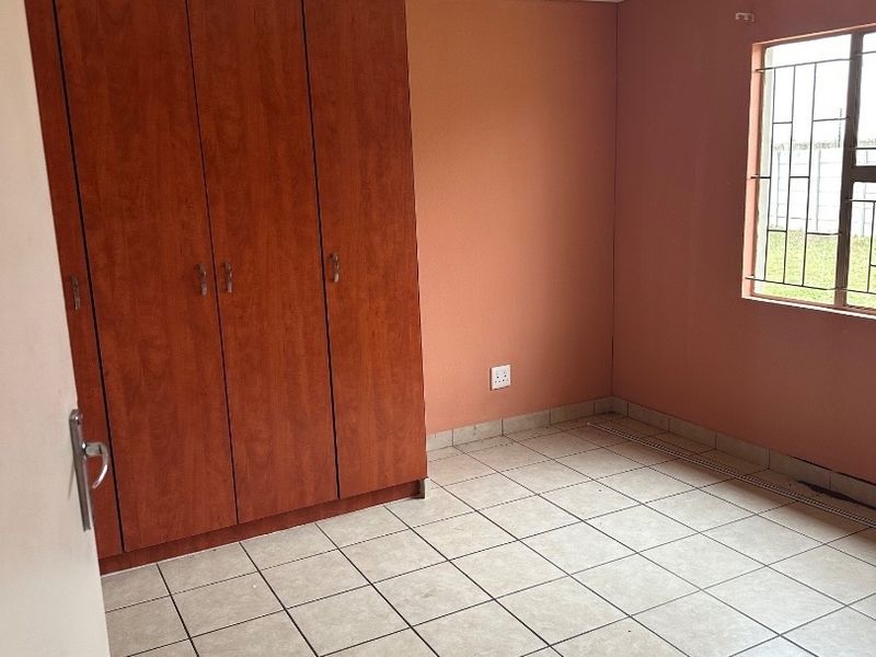 Lovely 3 Bedroom House to Rent in Leopard Rest Estate.  - Photo 10