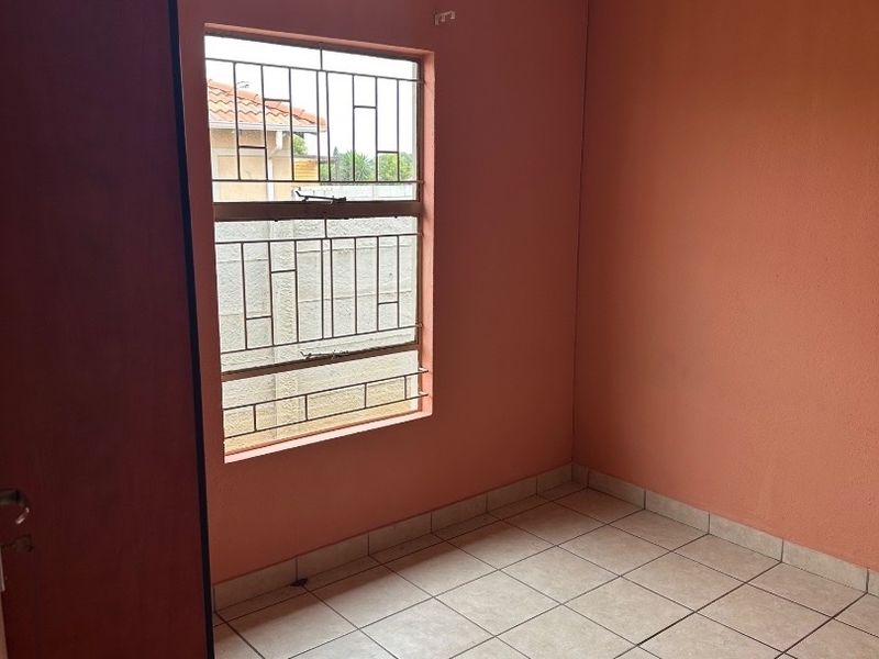 Lovely 3 Bedroom House to Rent in Leopard Rest Estate.  - Photo 7