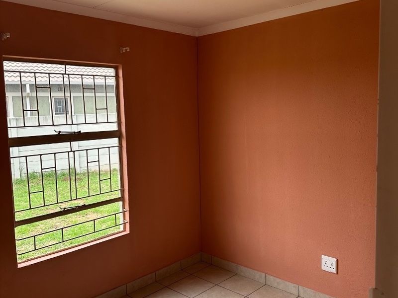 Lovely 3 Bedroom House to Rent in Leopard Rest Estate.  - Photo 5