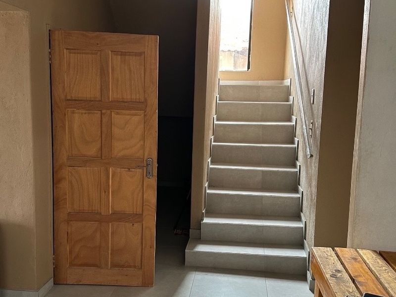 Lovely 3 Bedroom Duplex For Sale in Vosloorus.  - Photo 10