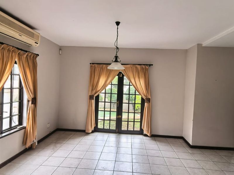 Luxury 5 Bedroom Family Home for Sale in Kyalami Hills Estate - Photo 9