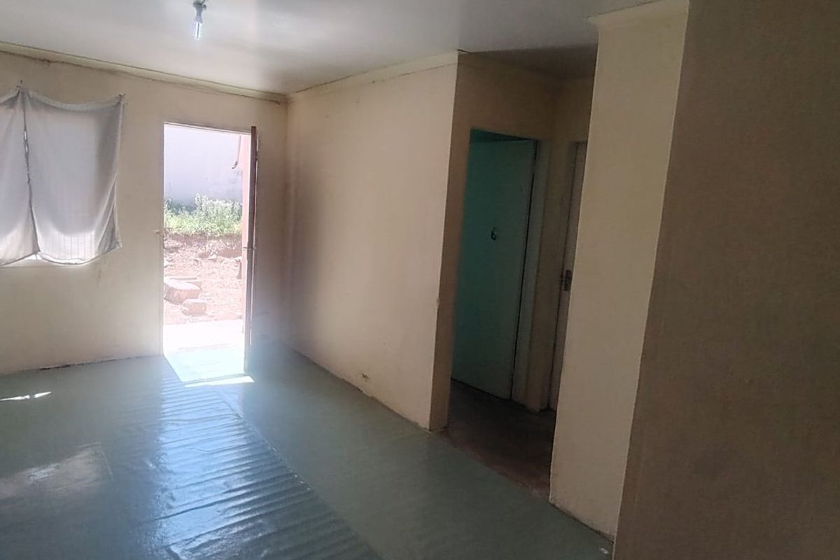 2 Bed House in Scenery Park for Sale - Photo 5