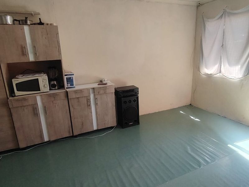 2 Bed House in Scenery Park for Sale - Photo 8