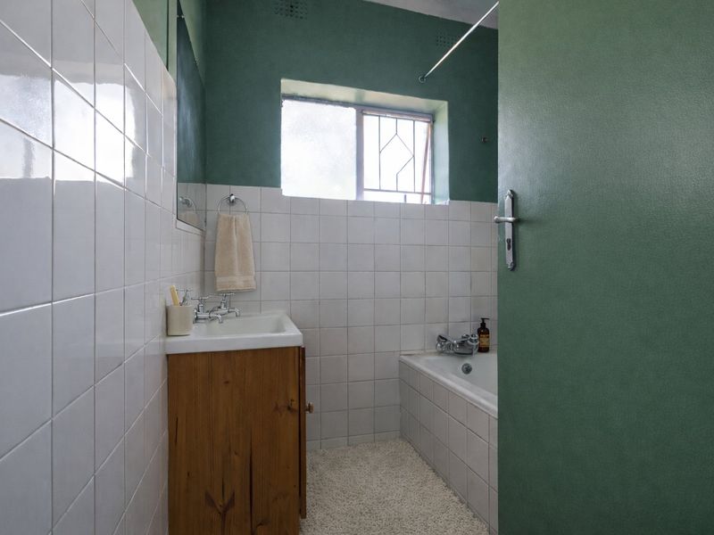 Spacious 2 Bedroom Apartment for Sale in the Heart of Linden - Photo 10