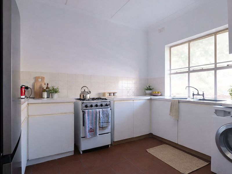 Spacious 2 Bedroom Apartment for Sale in the Heart of Linden - Photo 7