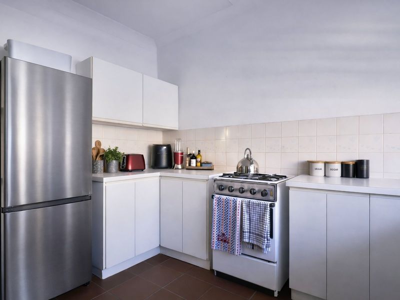 Spacious 2 Bedroom Apartment for Sale in the Heart of Linden - Photo 6