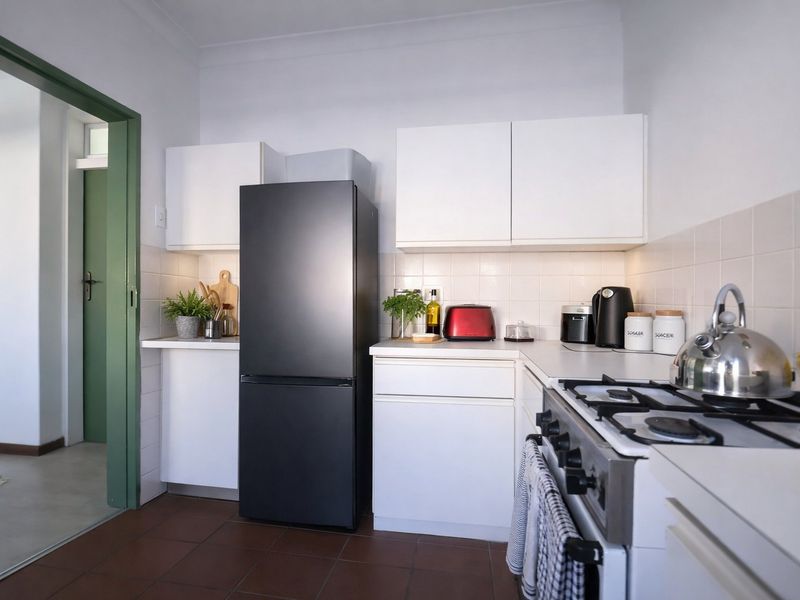 Spacious 2 Bedroom Apartment for Sale in the Heart of Linden - Photo 5