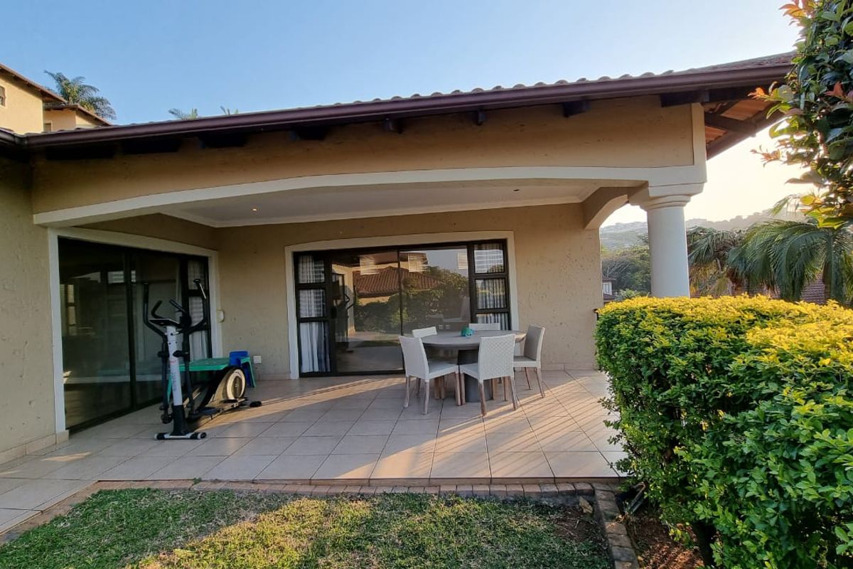 To let in La Lucia, Beautifully Renovated. Secure Estate. - Photo 3