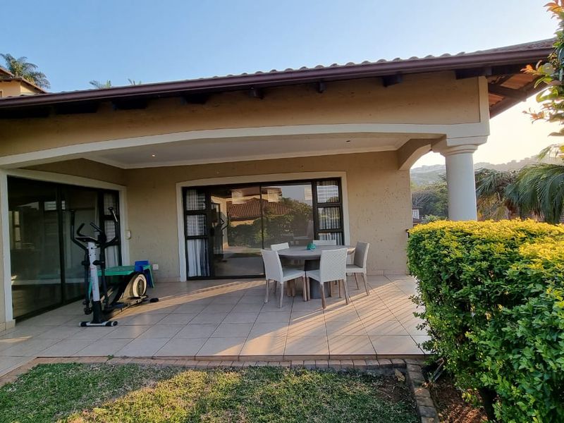 To let in La Lucia, Beautifully Renovated. Secure Estate. - Photo 3