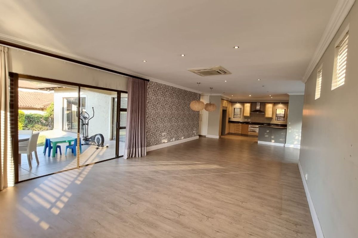 To let in La Lucia, Beautifully Renovated. Secure Estate. - Photo 5