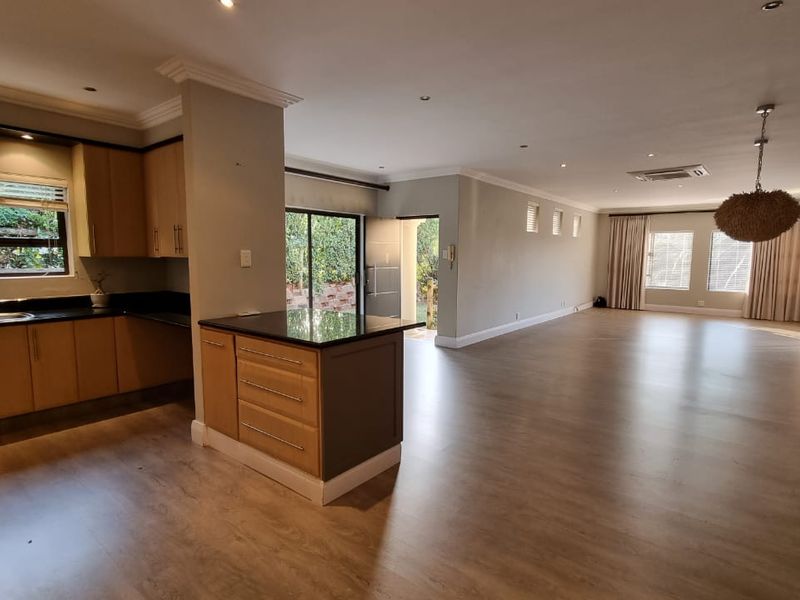 To let in La Lucia, Beautifully Renovated. Secure Estate. - Photo 9