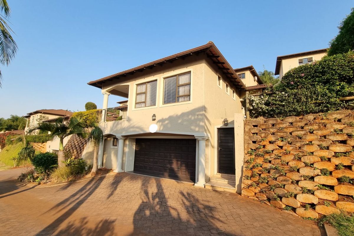 To let in La Lucia, Beautifully Renovated. Secure Estate. - Photo 2