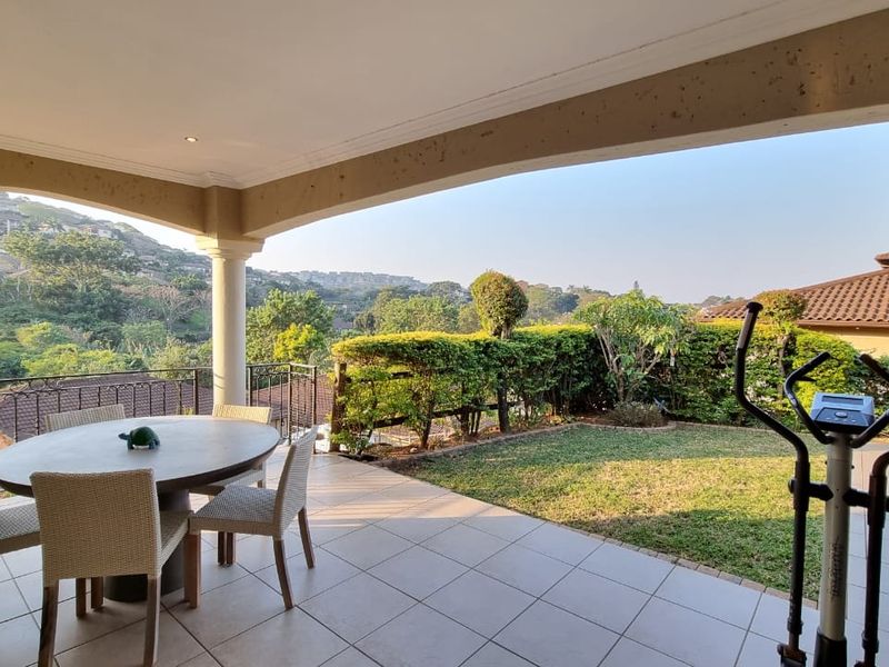To let in La Lucia, Beautifully Renovated. Secure Estate. - Photo 8