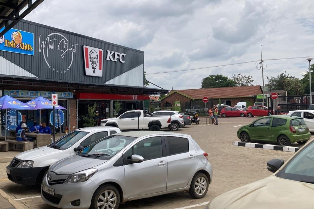 Prime Business Opportunity in Daspoort, Pretoria! - Photo 3