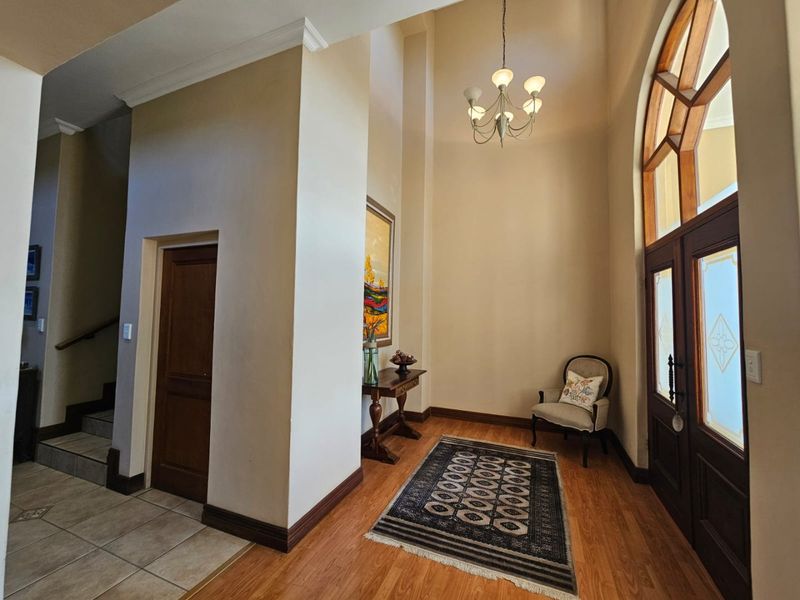 Charming Family Home with flatlet in security estate. - Photo 5