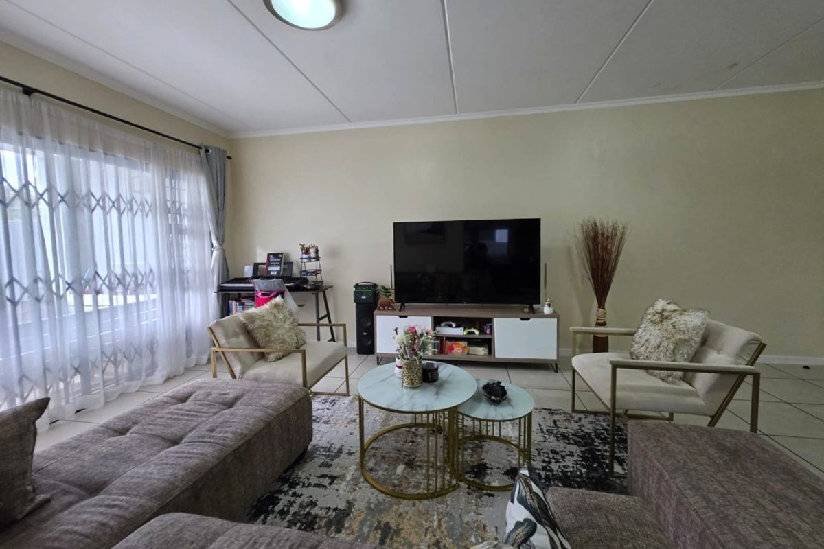 Spacious 3-Bedroom Garden Flat – Secure Living with Modern Comfort! - Photo 4