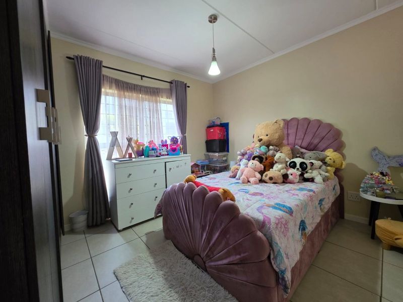 Spacious 3-Bedroom Garden Flat – Secure Living with Modern Comfort! - Photo 10