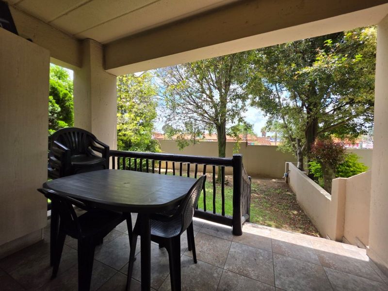 Charming 2-Bedroom Garden Unit – Peaceful Living with Great Features! - Photo 3