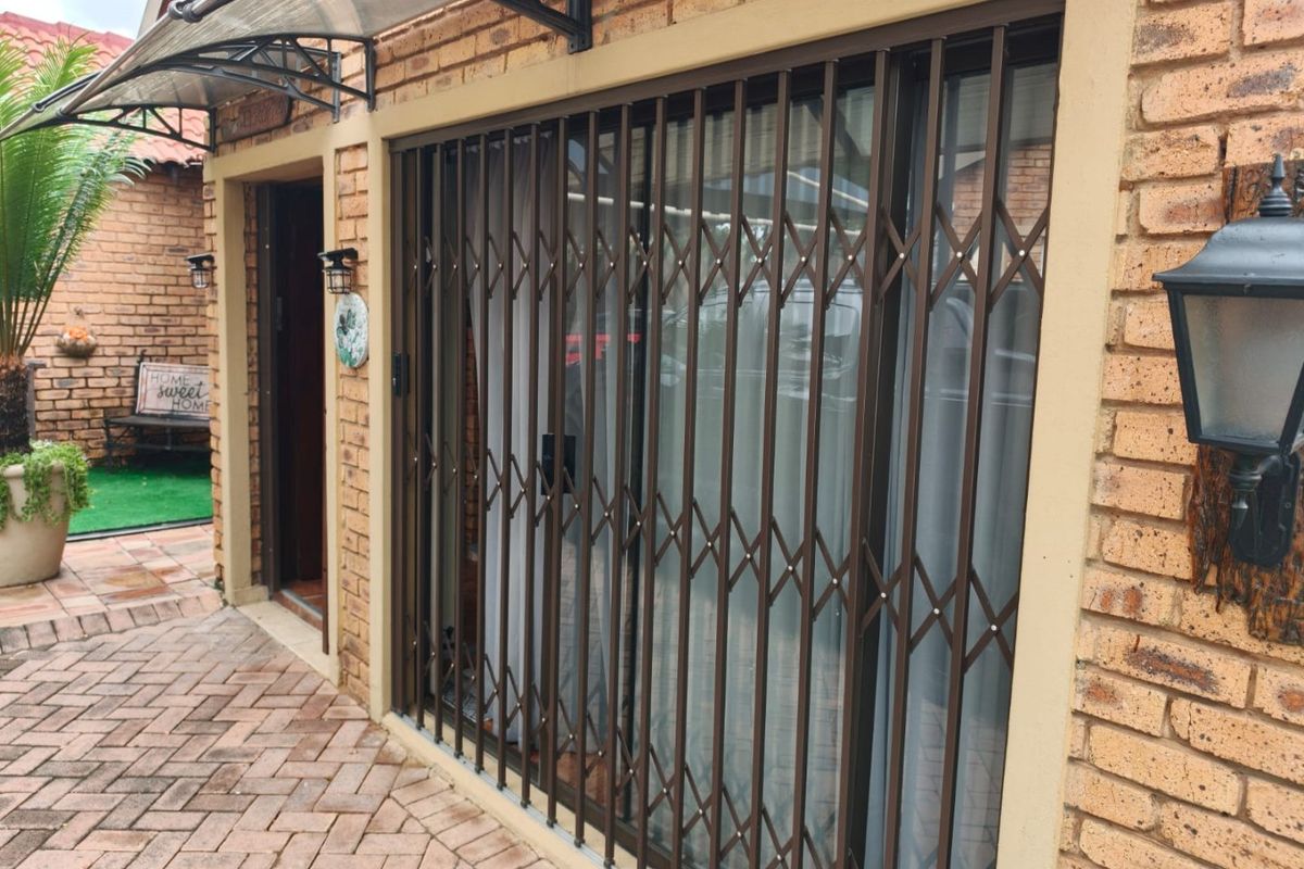 Modern 3-Bedroom Family Home in Secure Complex – Brits - Photo 4