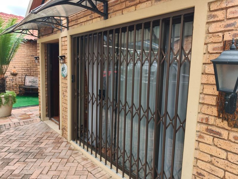 Modern 3-Bedroom Family Home in Secure Complex – Brits - Photo 4