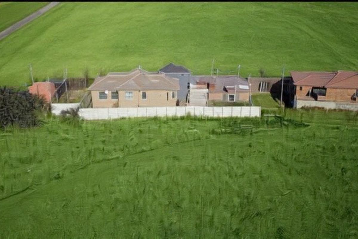 Ready for building,investment opportunity. Build your dream home on this vacant land  - Photo 2