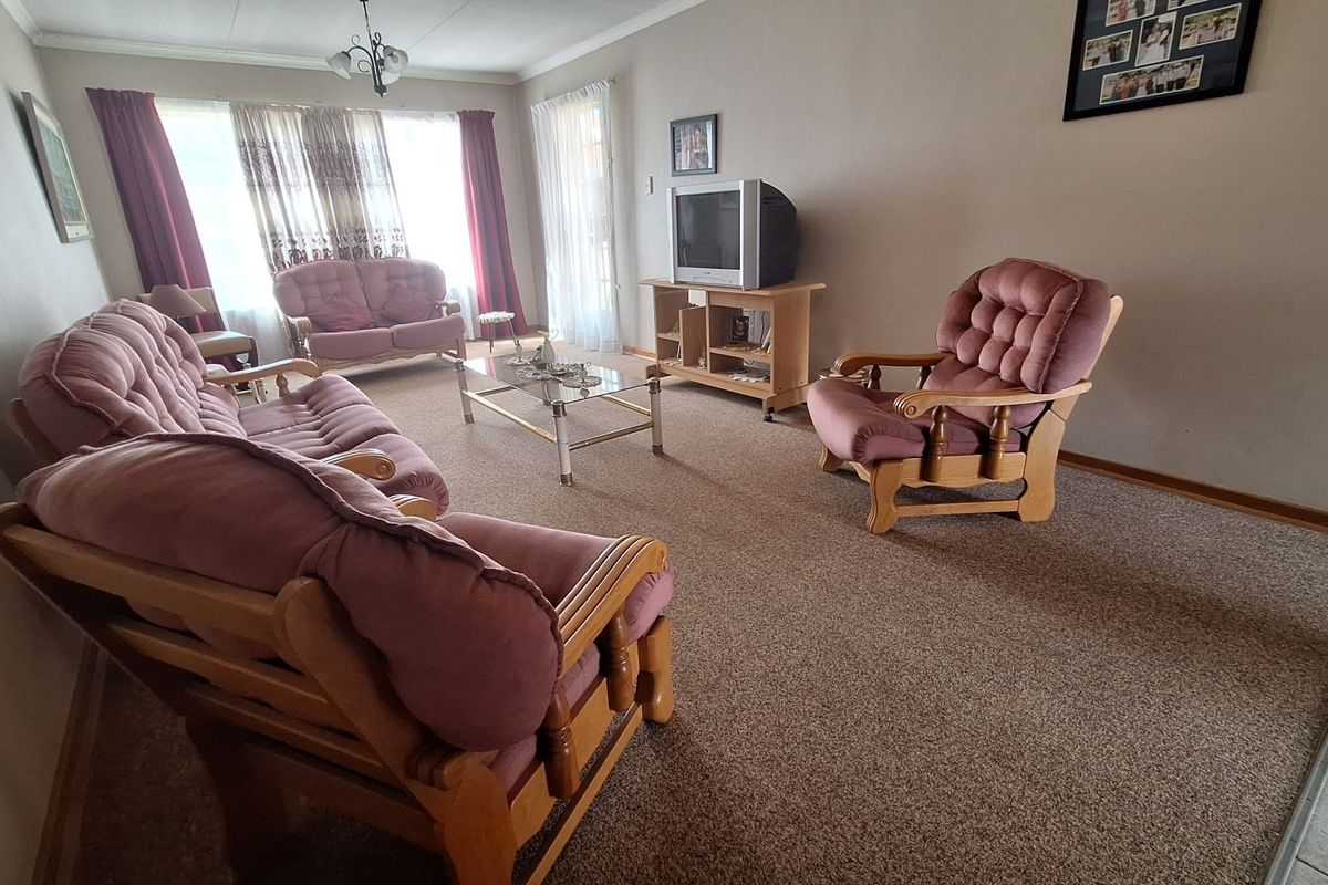 Comfortable & Secure Retirement Living - Photo 3