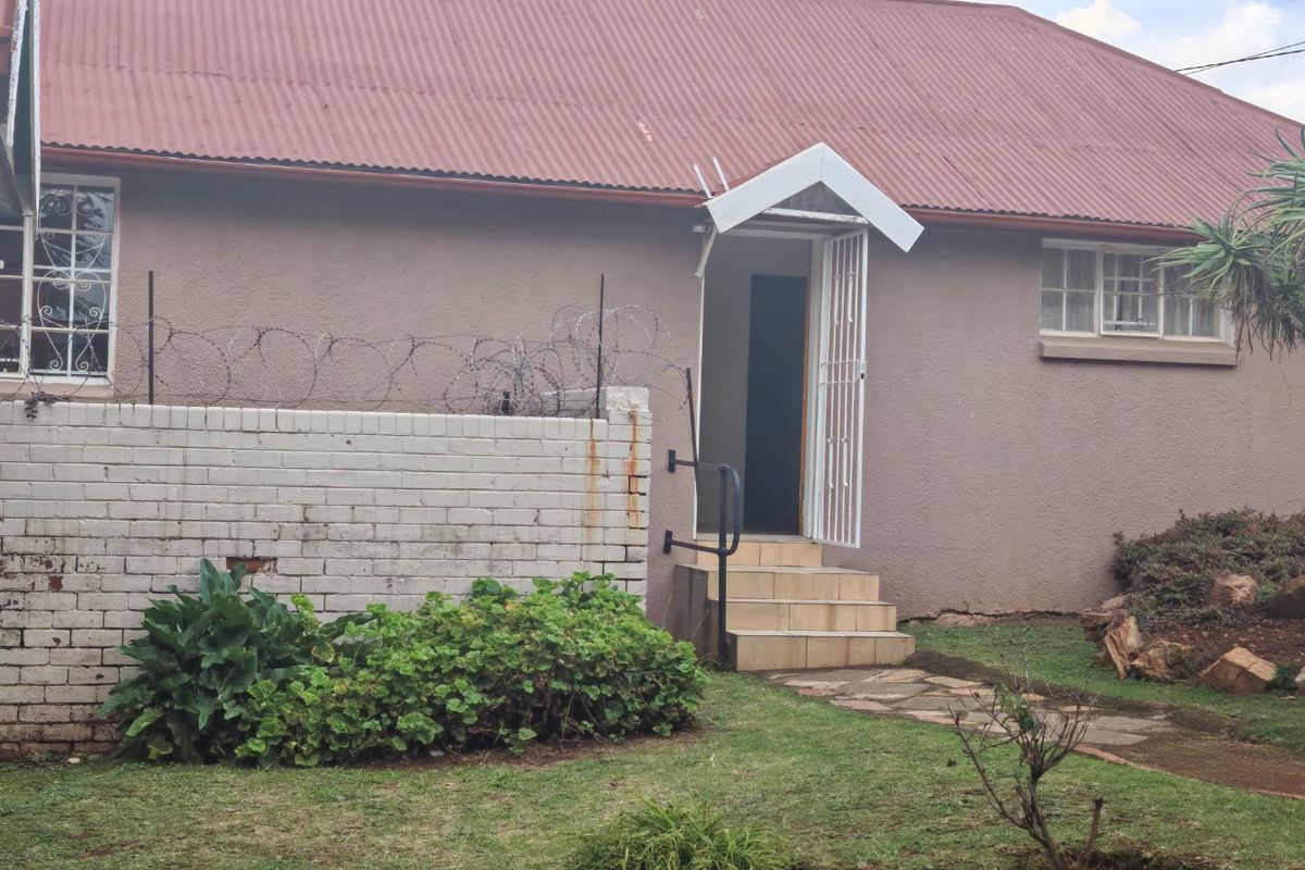 8 Bedroom house for sale in Observatory - Photo 4