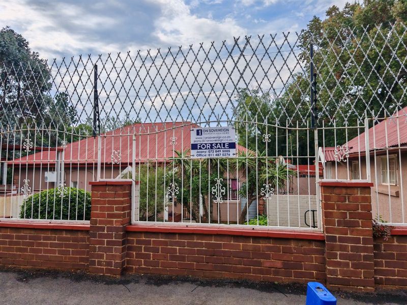 8 Bedroom house for sale in Observatory - Photo 1