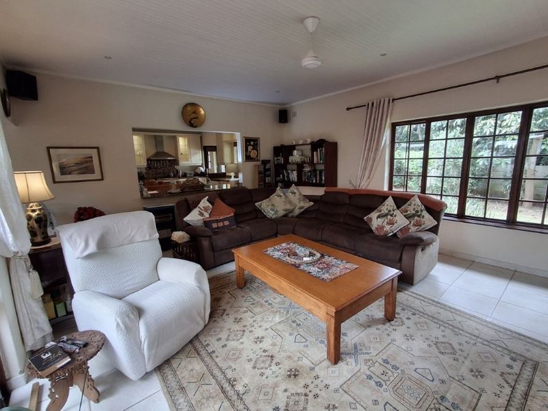This Beautiful Level Entry Home In The Heart Of Southbroom Will Capture Your Heart... - Photo 8