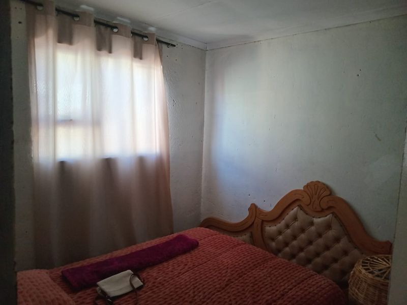 2 Bedroom Home with 2 Bed Flatlet  - Photo 5