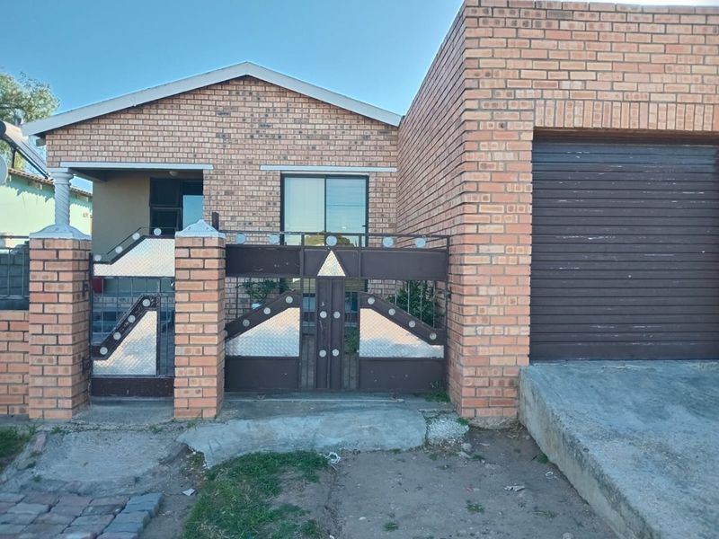 2 Bedroom Home with 2 Bed Flatlet  - Photo 7