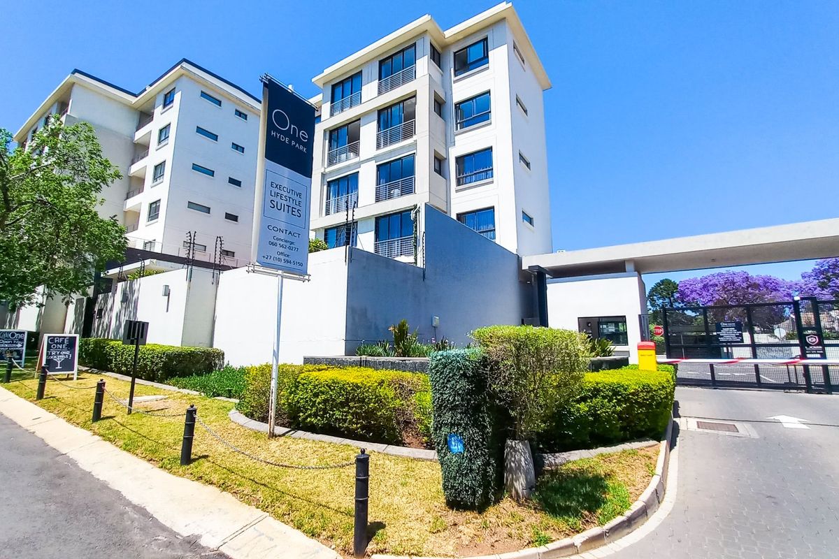 Luxury 2 Bedroom Apartment  - Photo 2