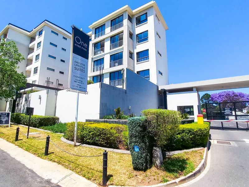 Luxury 2 Bedroom Apartment  - Photo 2