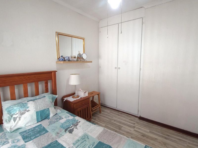 Two Bedroom Townhouse - Photo 3