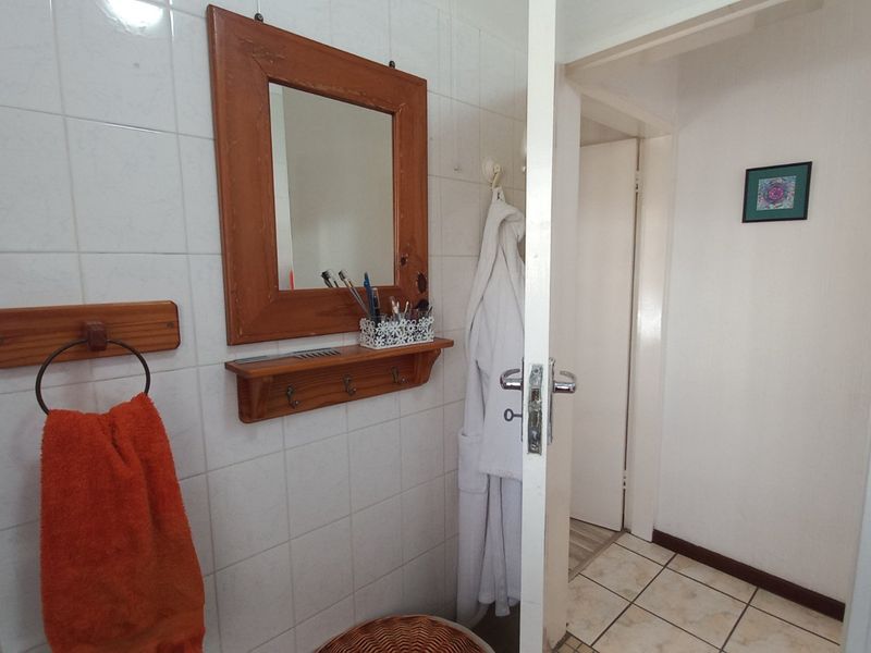 Two Bedroom Townhouse - Photo 8