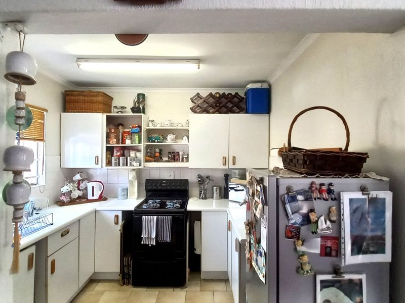 Two Bedroom Townhouse - Photo 10