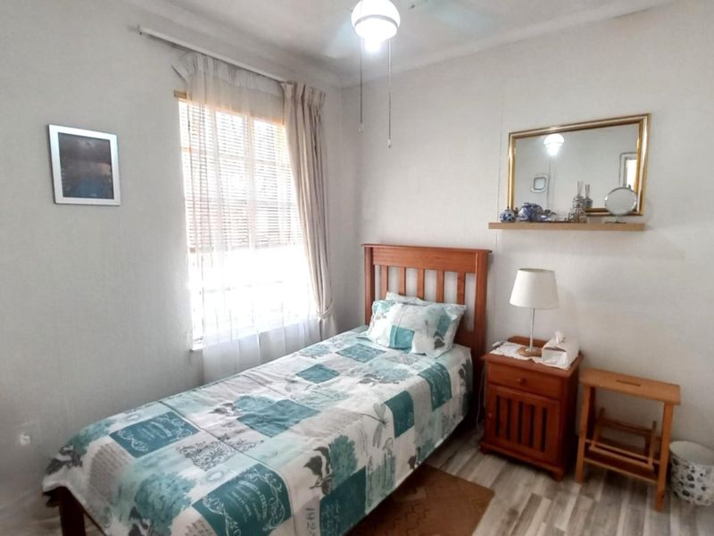 Two Bedroom Townhouse - Photo 2