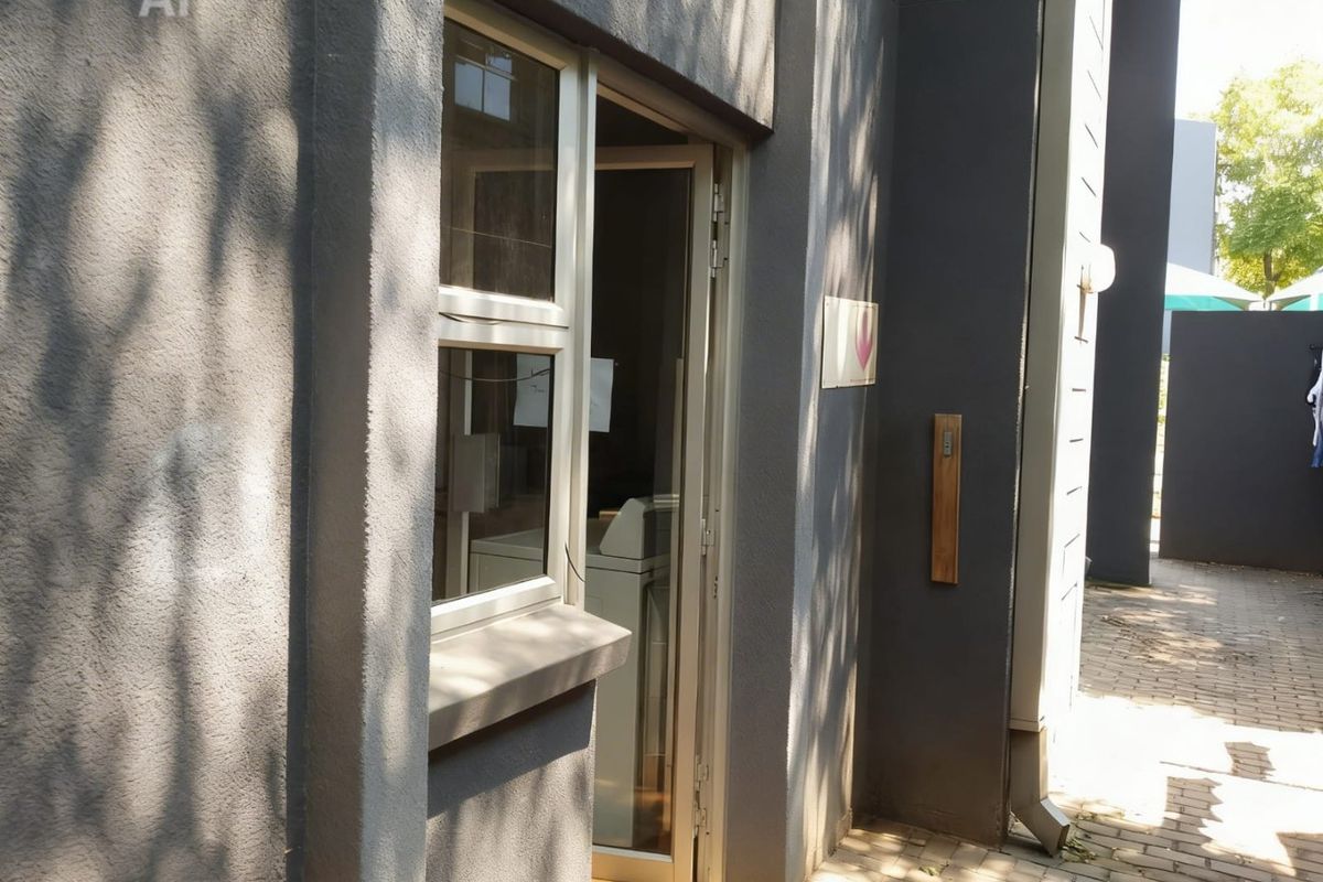 Prime Student Hub Investment – Income-Generating Laundromat in Glen Austin - Photo 5