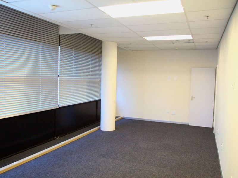 Modern Office to rent in Sinosteel Plaza, Morningside Sandton  - Photo 5