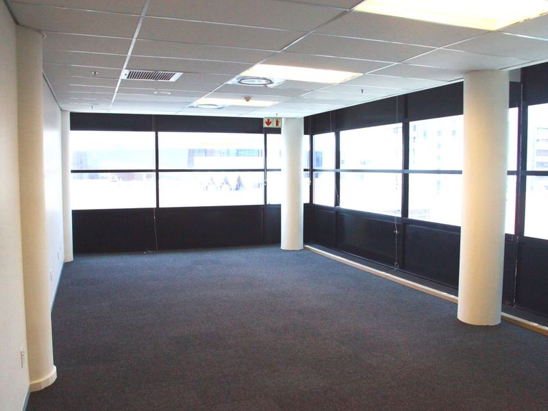 Modern Office to rent in Sinosteel Plaza, Morningside Sandton  - Photo 4
